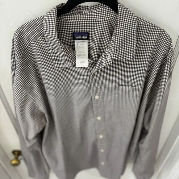 Patagonia Black and White Checkered Casual Button Down Shirt - Picture 2 of 9